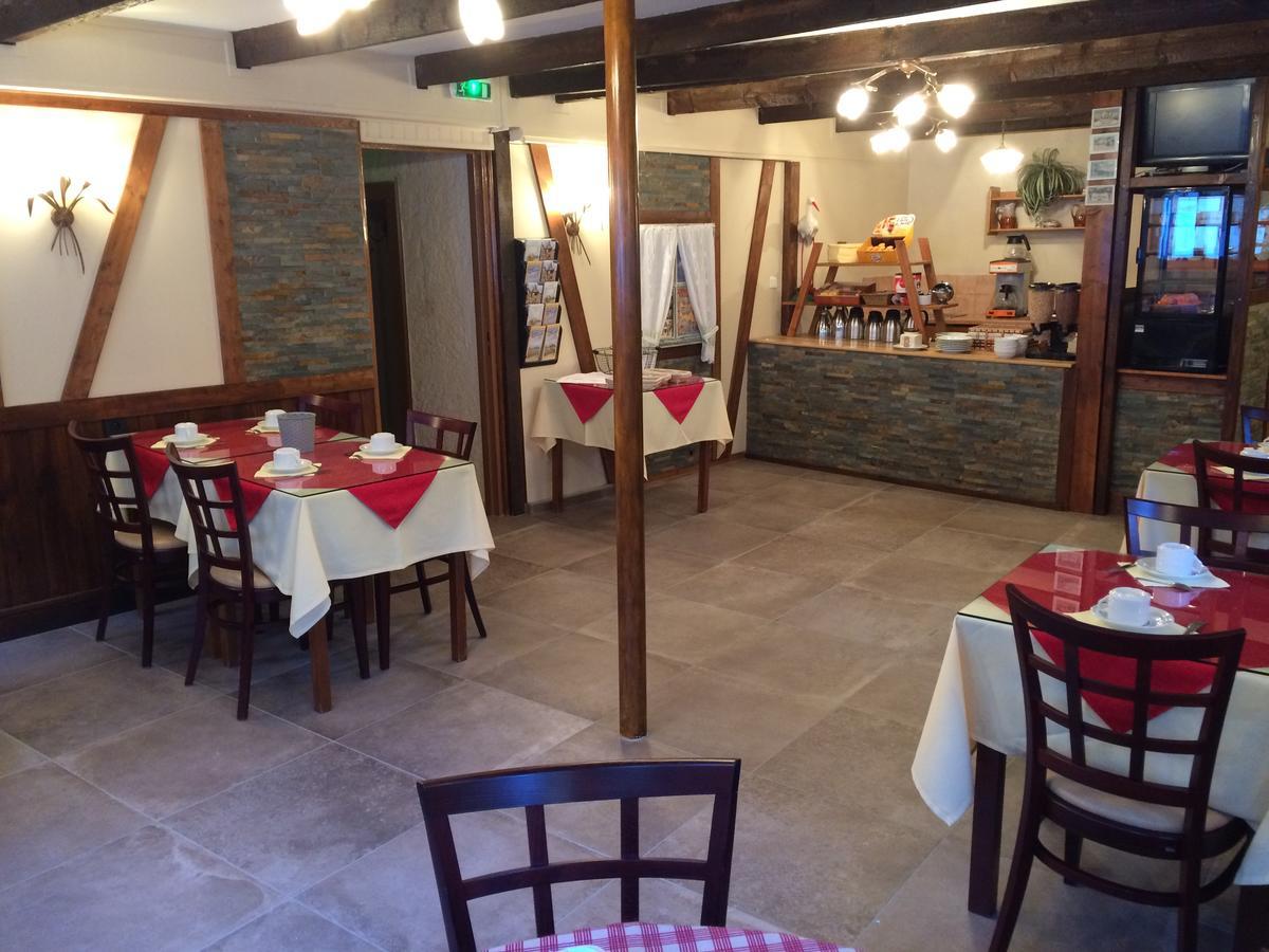 Auberge Des Trois Chateaux 엥기쉬하임 외부 사진