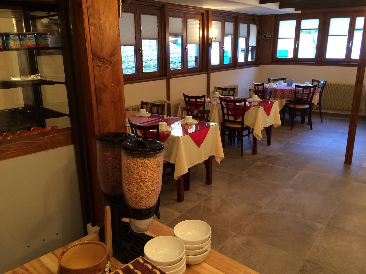 Auberge Des Trois Chateaux 엥기쉬하임 외부 사진