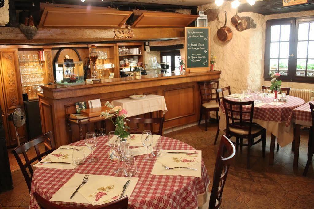 Auberge Des Trois Chateaux 엥기쉬하임 외부 사진